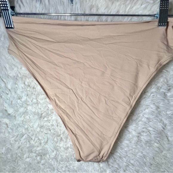 NWT SKIMS High waisted briefs 4x - Picture 3 of 3